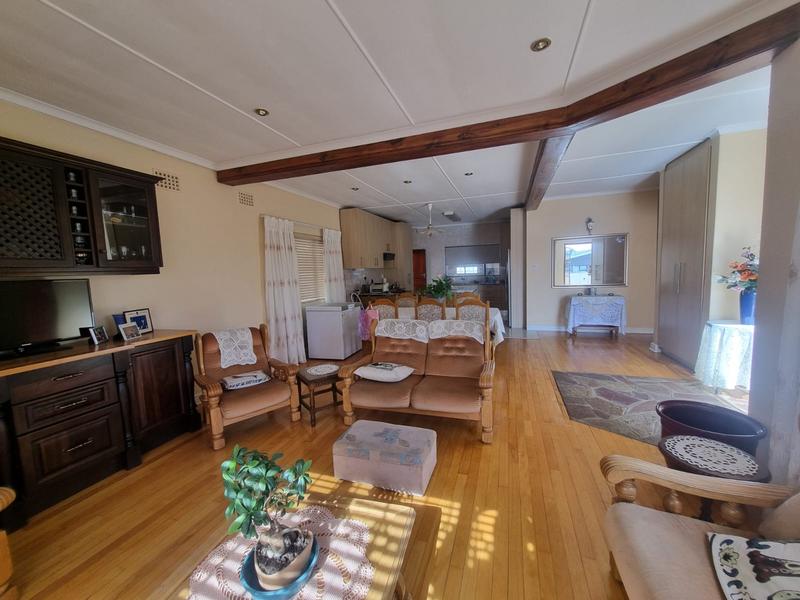 4 Bedroom Property for Sale in Goodwood Central Western Cape